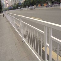 供應城市道路隔離護欄 云浮市政道路路側白色甲型護欄定制